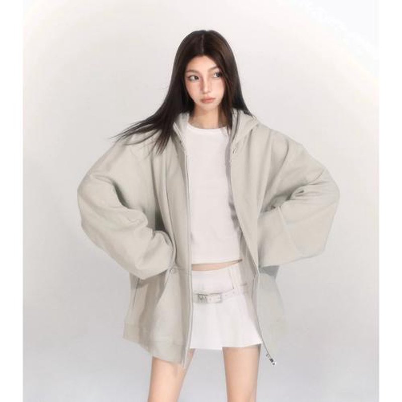 时尚潮流下的花惠百服装店